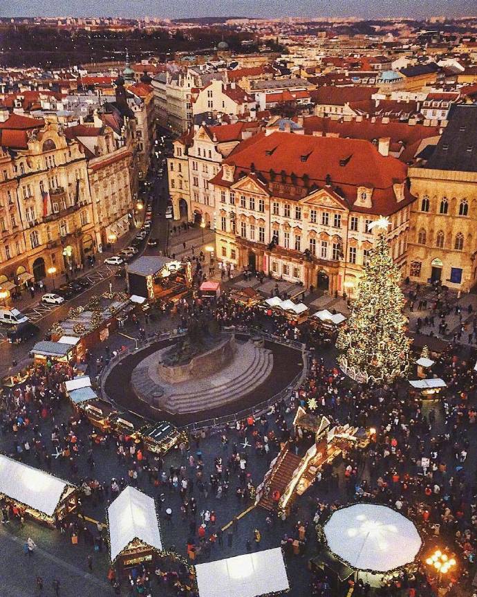 布拉格街道圣诞节背景图片