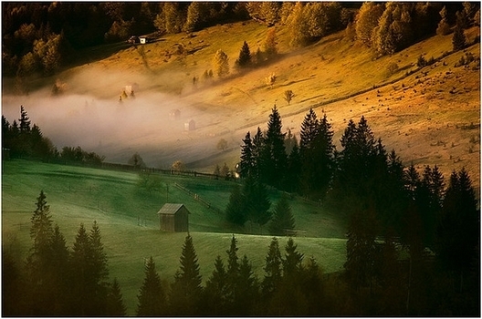 梦幻云烟罗马尼亚风景壁纸 唯美壮丽自然风光图片