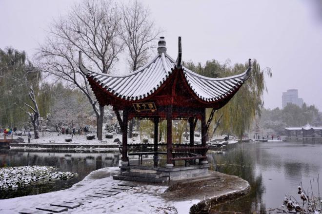 北京雪中陶然亭公园唯美风景图片