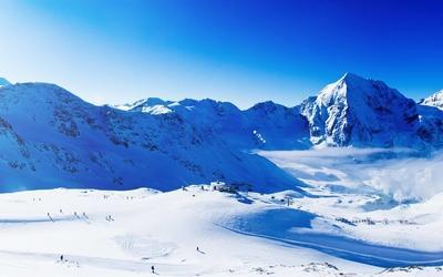 2020年1月唯美冬日雪山风景图片
