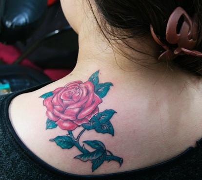 纹身图案小玫瑰花图片，尝海枯石烂的味道