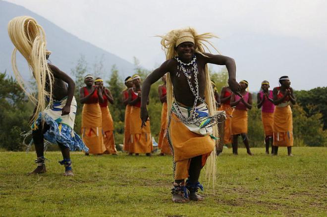 热情奔放的非洲原生态舞蹈图片