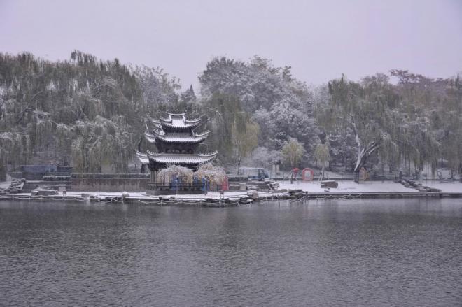 北京雪中陶然亭公园唯美风景图片