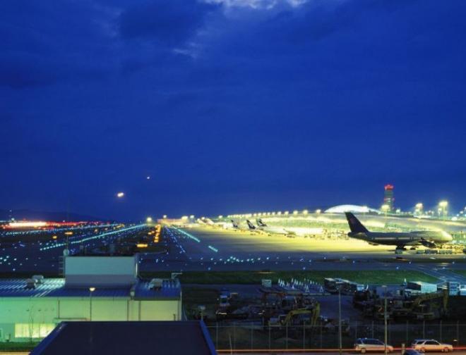 机场的夜景图片 一切都是最好的安排